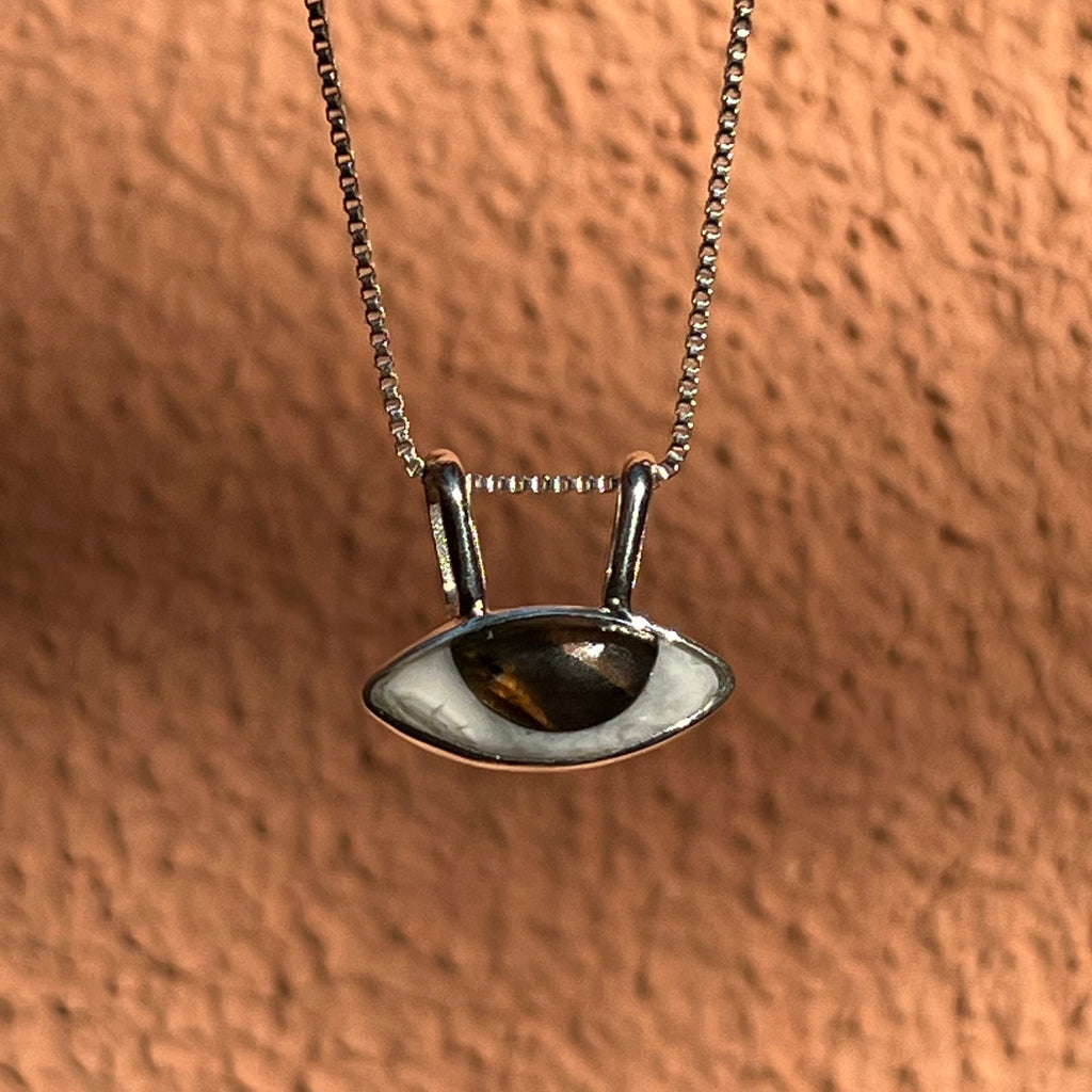 Glimpse Pendant Necklace - B - 20mm