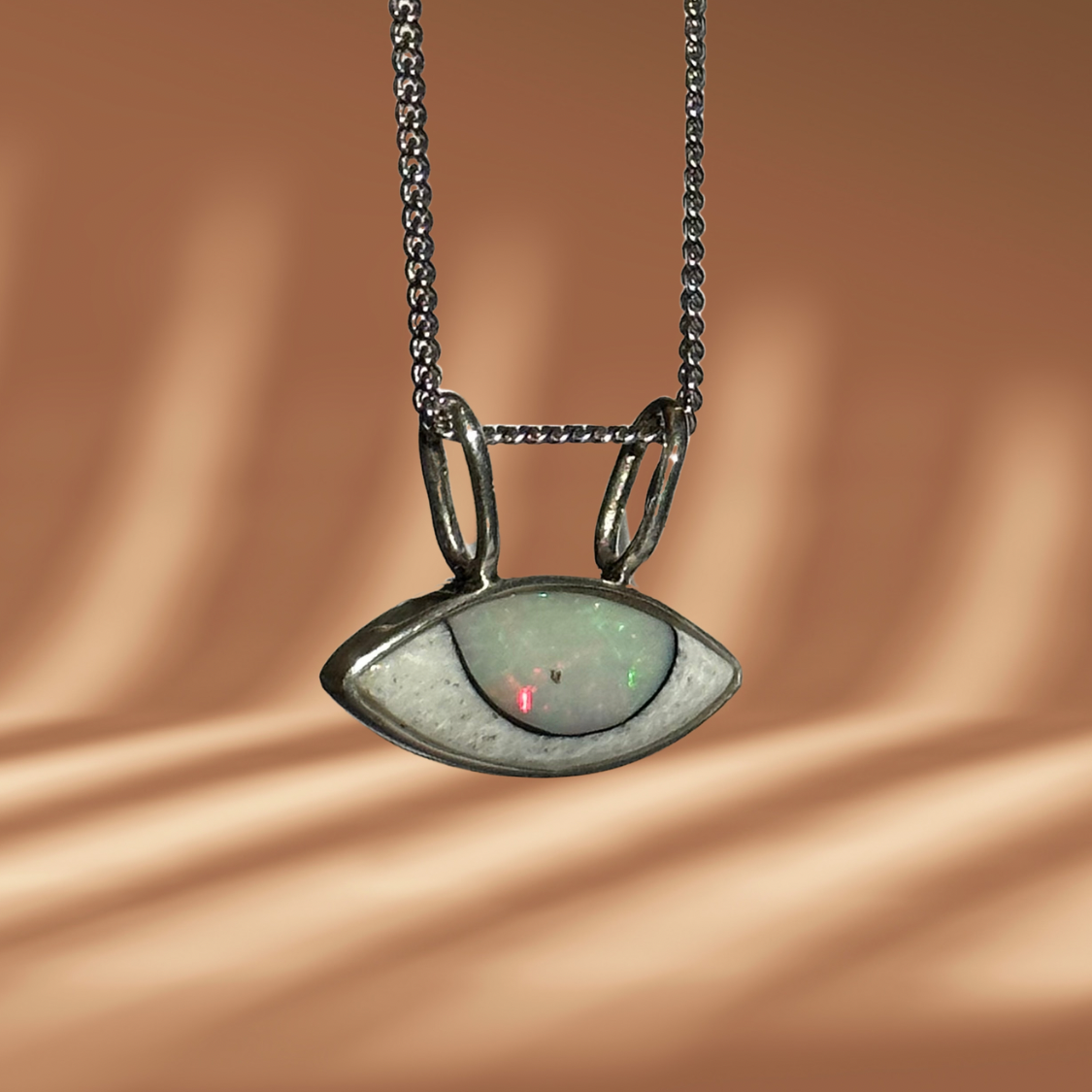 Glimpse Pendant Necklace - Opal (B)