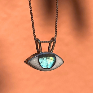 Glimpse Pendant Necklace - Labradorite 1